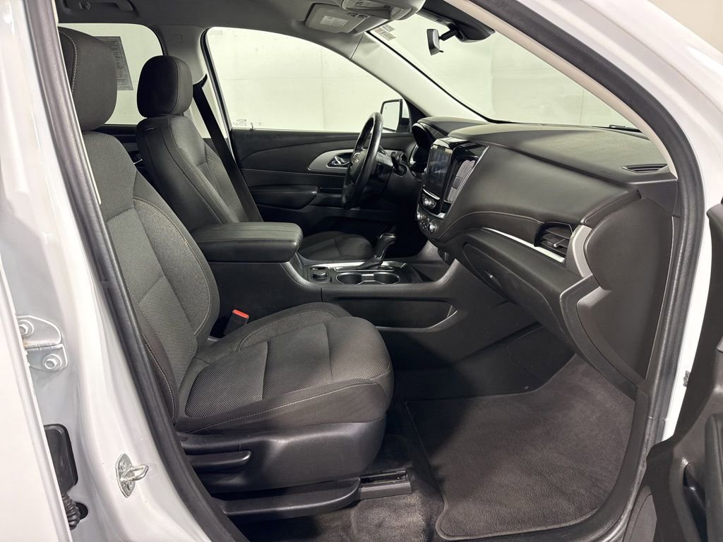 Used 2020 Chevrolet Traverse LT w/ Driver Confidence II Package image 14