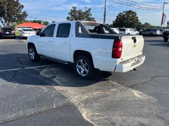 Used 2011 Chevrolet Avalanche LT AWD/4WD image 33