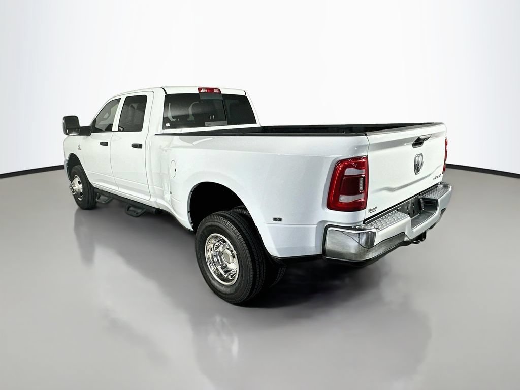 Used 2024 RAM 3500 Tradesman w/ Chrome Appearance Group AWD/4WD image 5