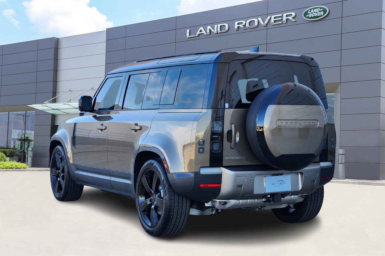 New 2026 Land Rover Defender 110 S image 4