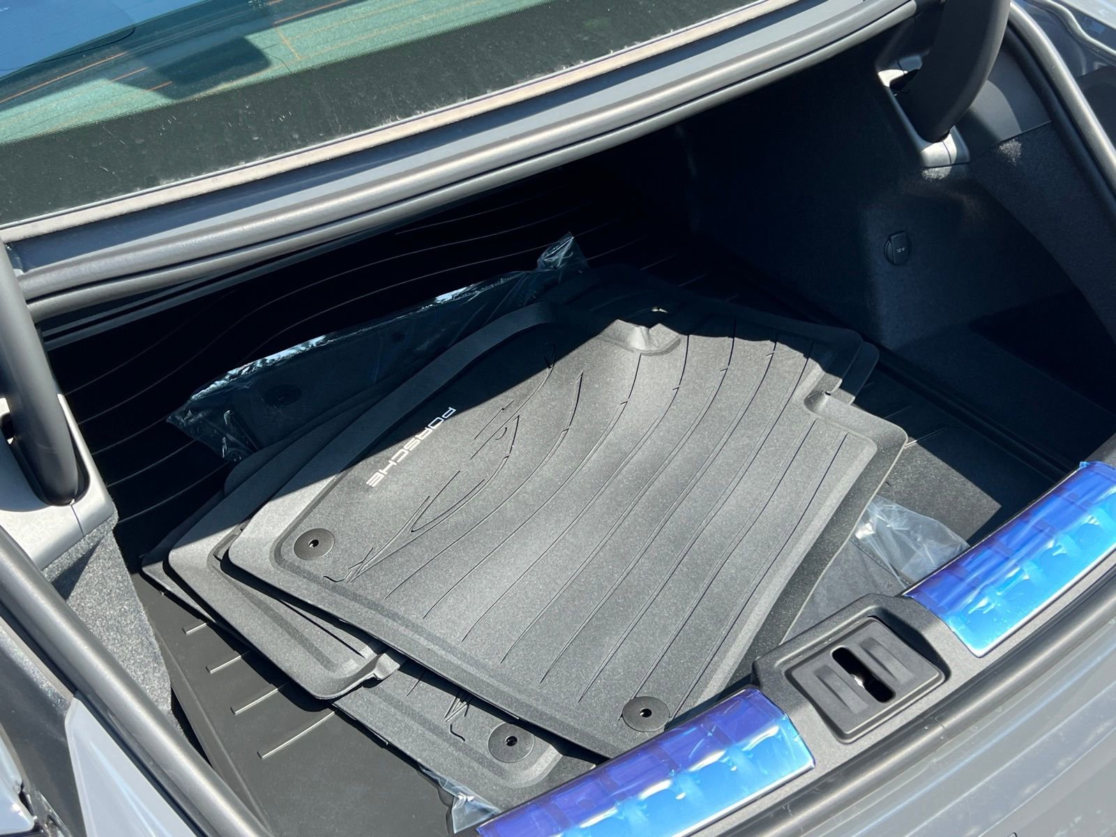 New 2025 Porsche Taycan image 19