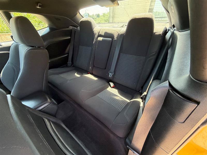 Used 2017 Dodge Challenger SXT RWD image 31
