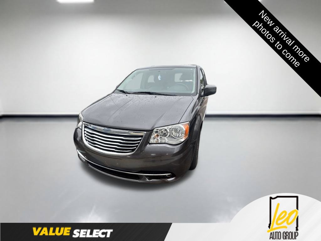 Used 2015 Chrysler Town & Country Touring w/ Driver Convenience Group FWD image 1
