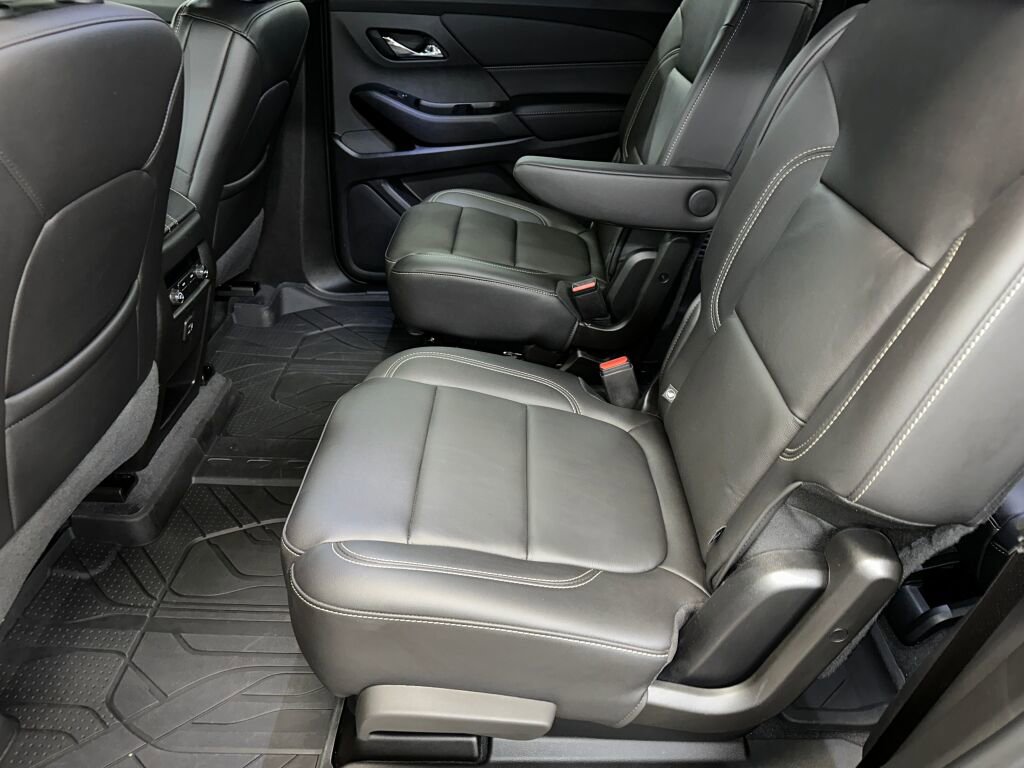 Certified 2023 Chevrolet Traverse LT w/ LPO, Floor Liner Package image 20