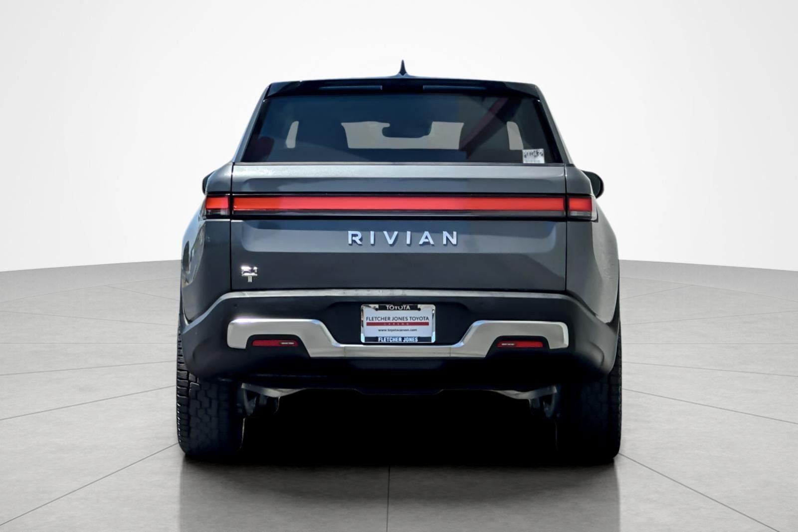 Used 2024 Rivian R1T Adventure Dual AWD/4WD image 4