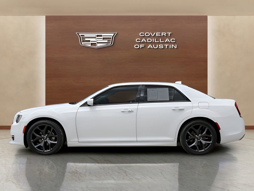 Used 2022 Chrysler 300 Touring L w/ Comfort Group RWD video 2