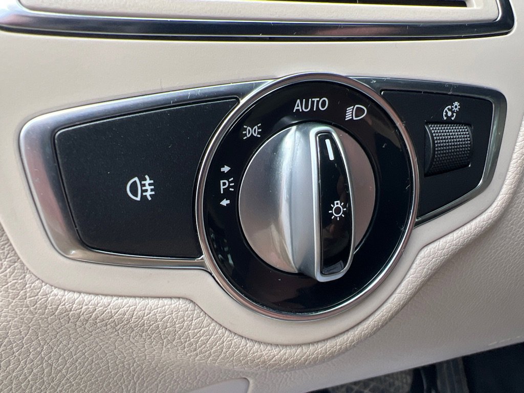 Used 2015 Mercedes-Benz C 300 4MATIC Sedan image 45