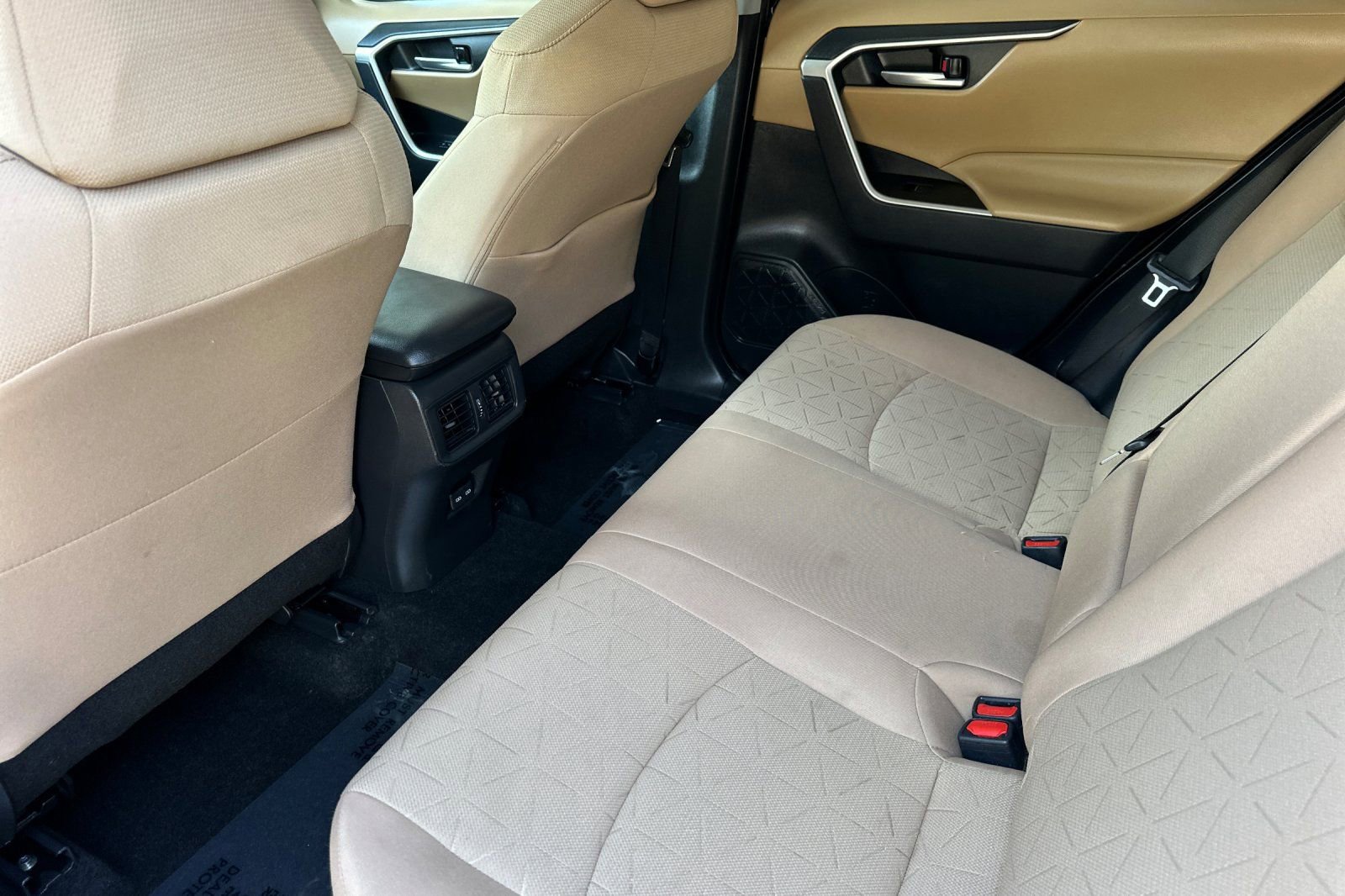 Used 2023 Toyota RAV4 XLE image 14