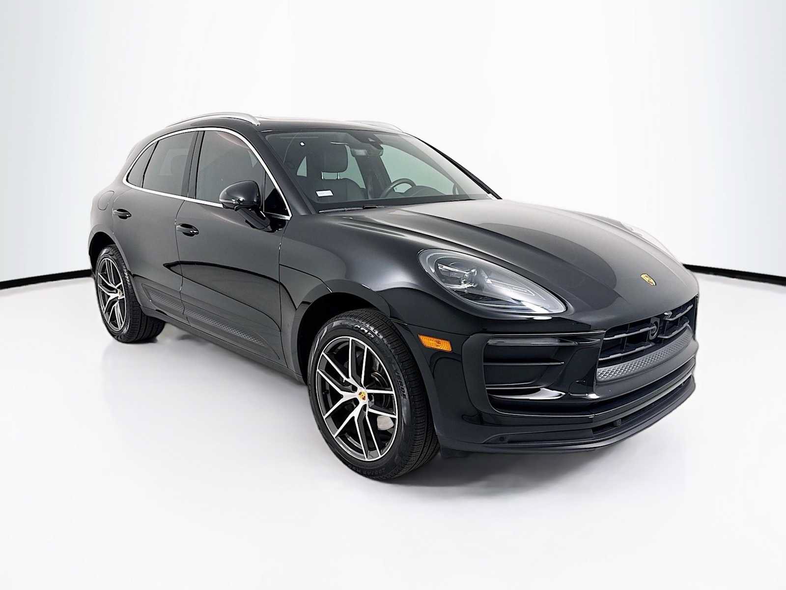 Certified 2026 Porsche Macan AWD/4WD image 7