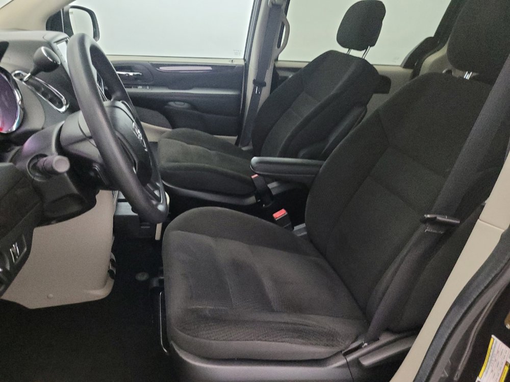 Used 2018 Dodge Grand Caravan SE image 17