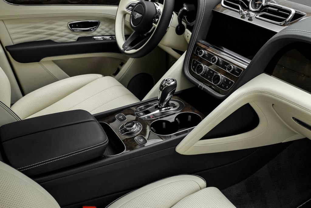 Used 2024 Bentley Bentayga AWD/4WD image 30