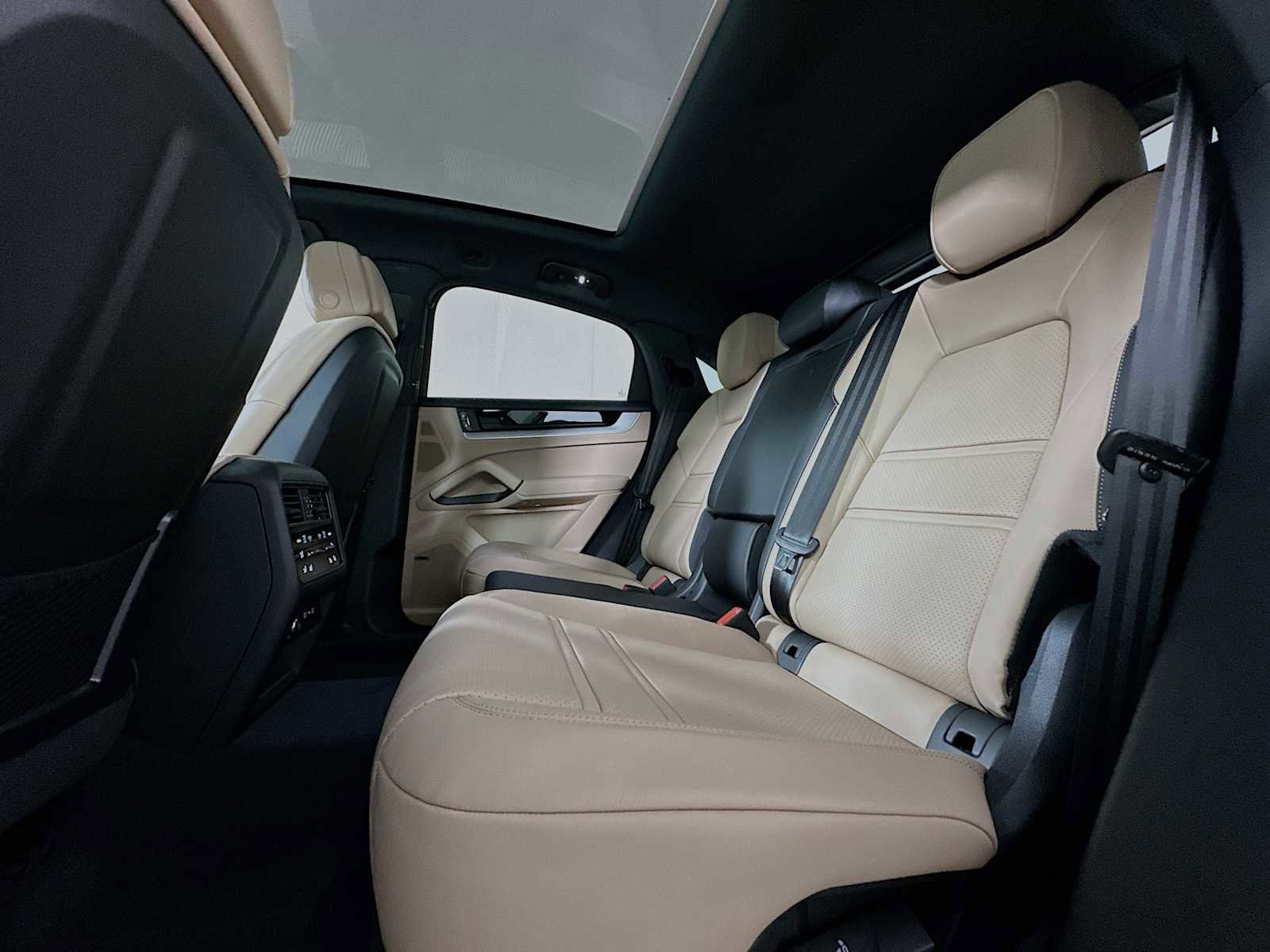 New 2026 Porsche Cayenne Coupe image 23