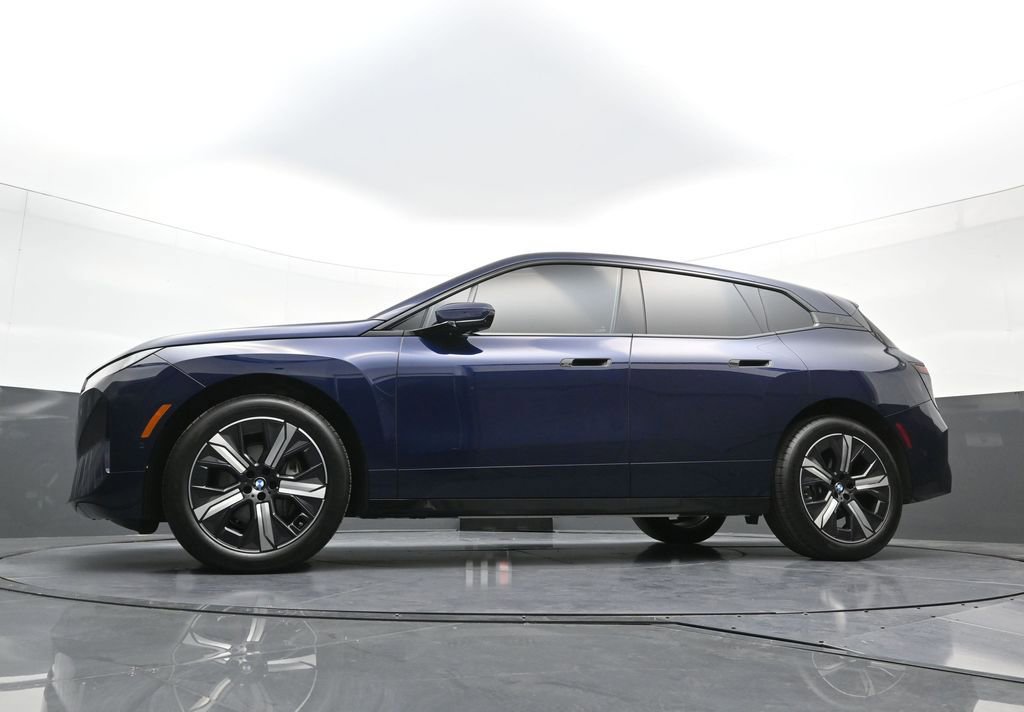 Used 2026 BMW iX xDrive45 w/ Premium Package image 23