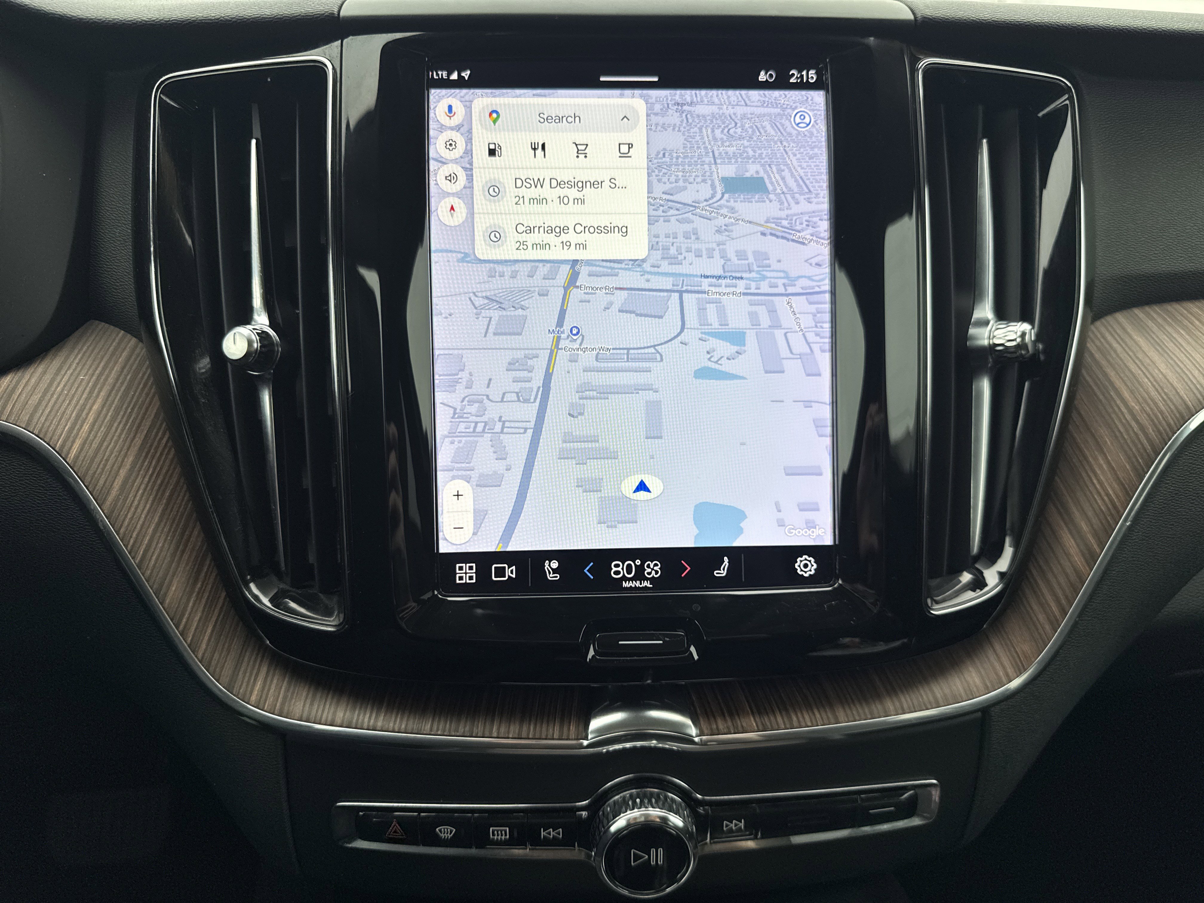 Used 2022 Volvo XC60 B5 Momentum w/ Climate Package image 12