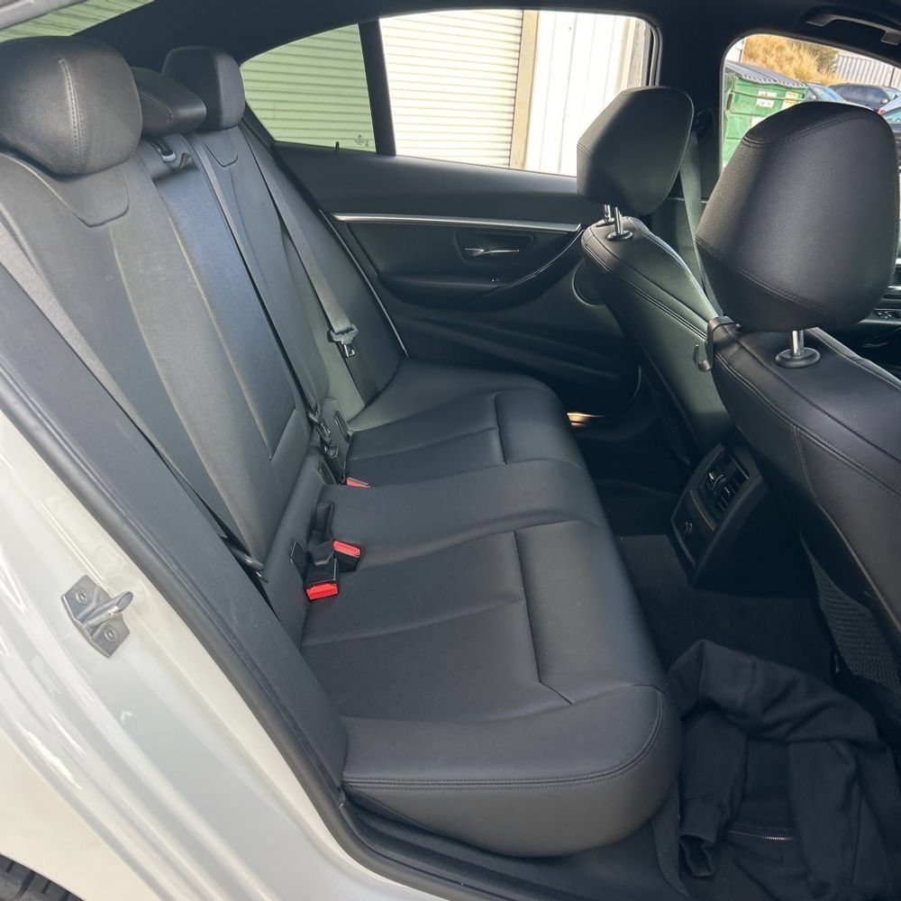 Used 2018 BMW 330e RWD image 12