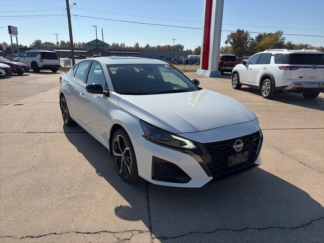 New 2025 Nissan Altima 2.5 SR w/ SR Premium Package image 8