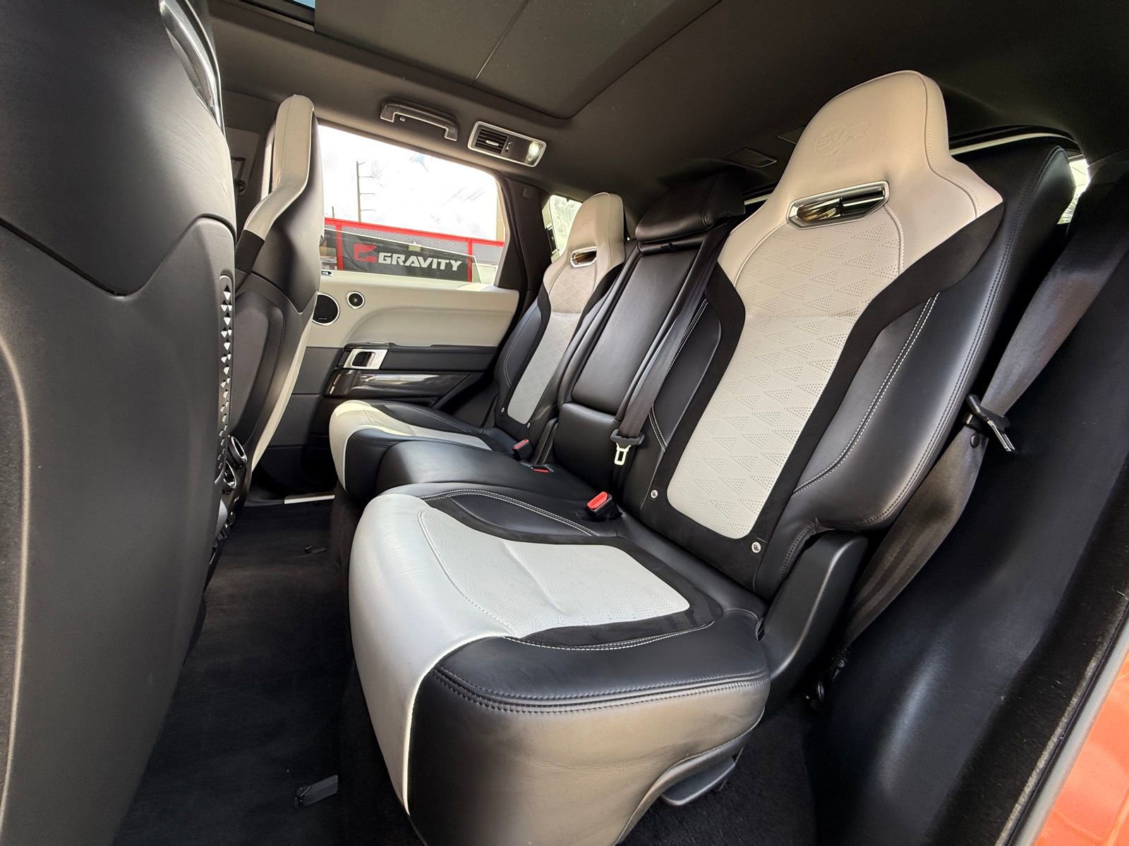 Used 2020 Land Rover Range Rover Sport SVR image 20