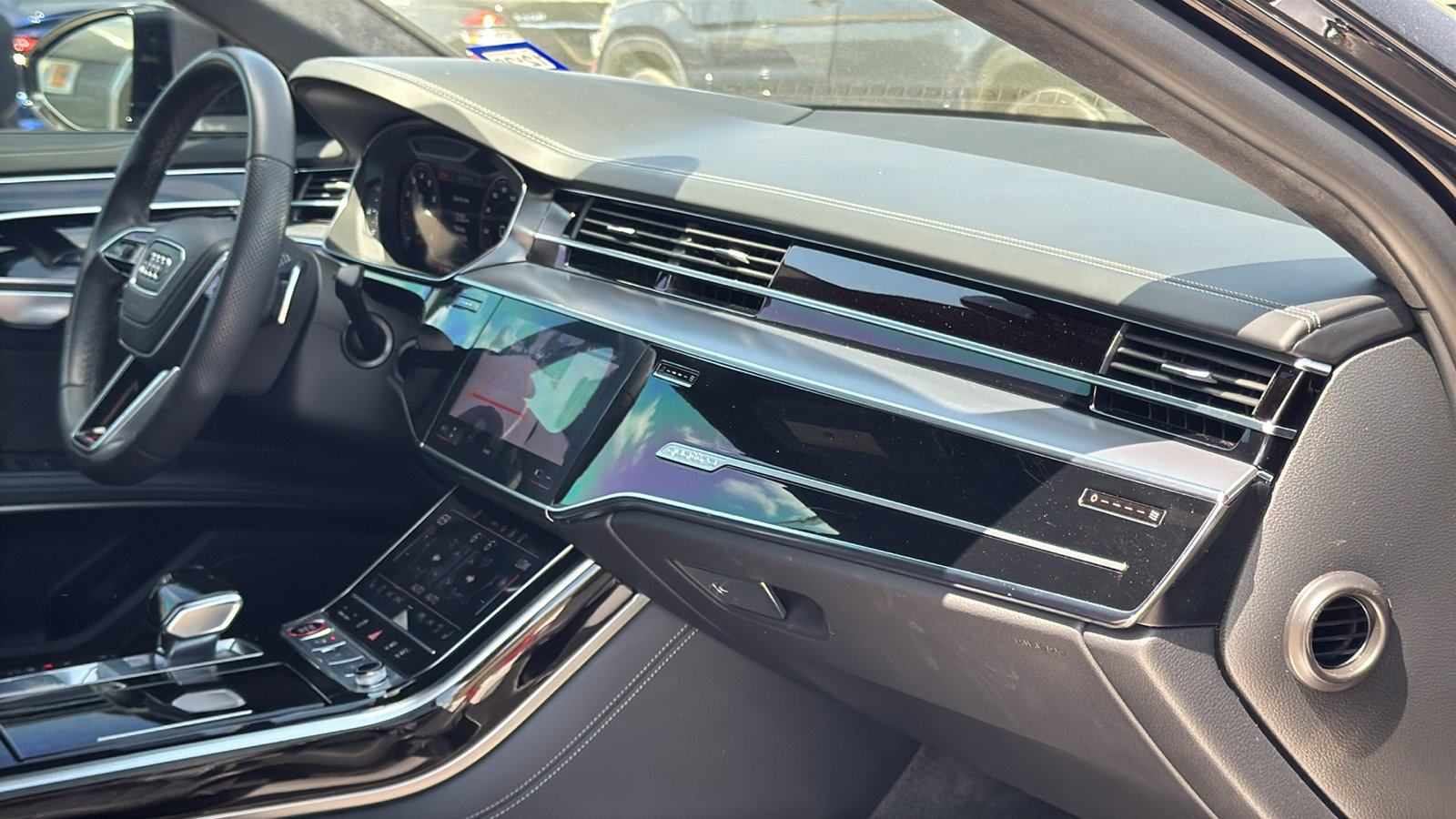 Used 2024 Audi S8 AWD/4WD image 29