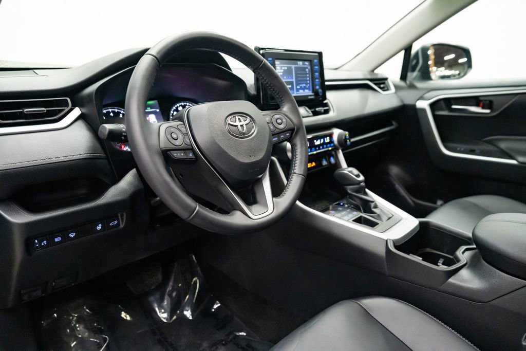 Used 2022 Toyota RAV4 XLE Premium AWD/4WD image 23