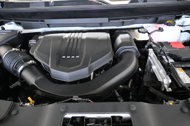 New 2027 Chevrolet Traverse LT w/ LPO, Floor Liner Package FWD image 31