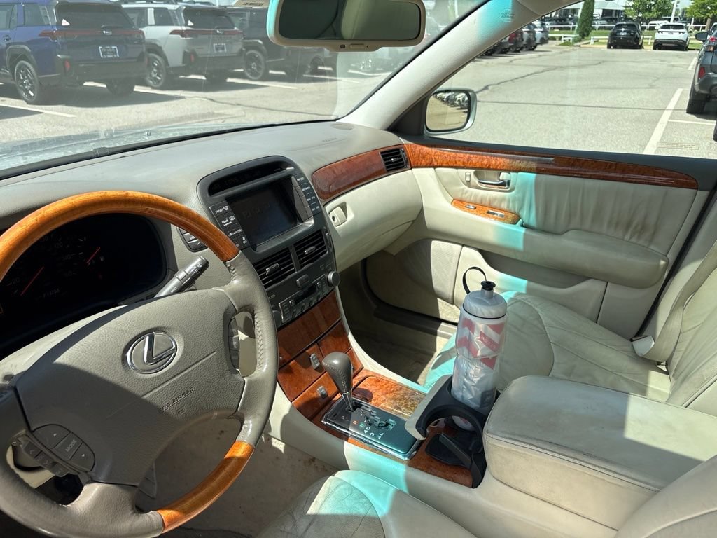 Used 2002 Lexus LS 430 RWD image 4