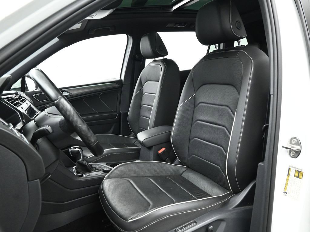 Used 2022 Volkswagen Tiguan SEL R-Line image 13