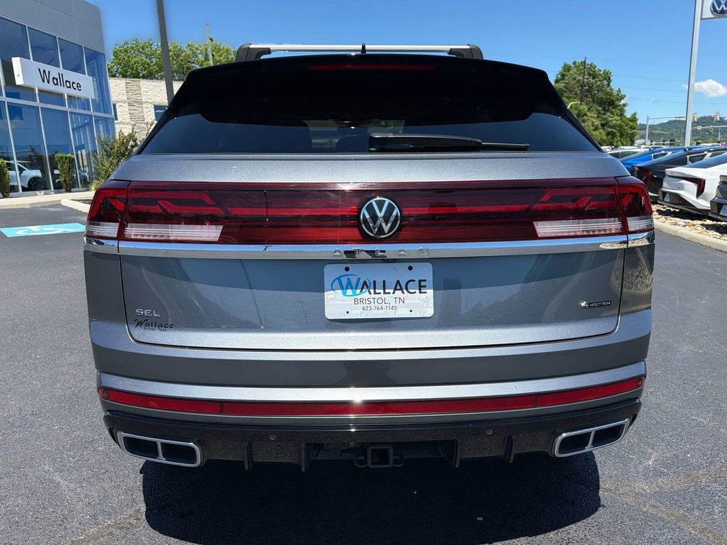 Certified 2024 Volkswagen Atlas Cross Sport SEL R-Line AWD/4WD image 5