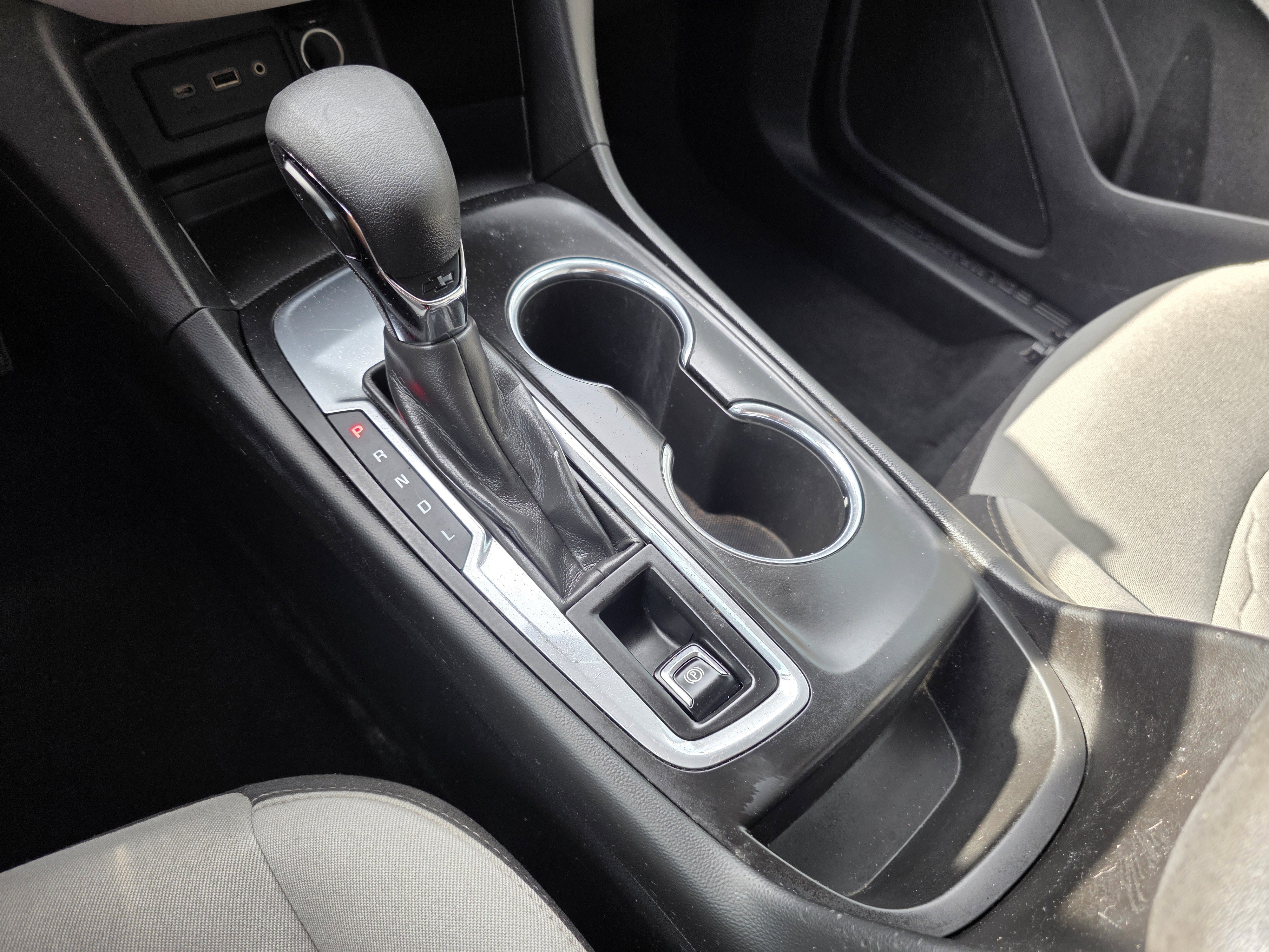 Used 2019 Chevrolet Equinox LS image 21