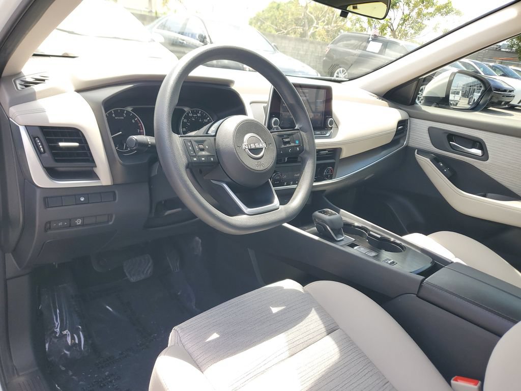 Used 2023 Nissan Rogue SV FWD image 8