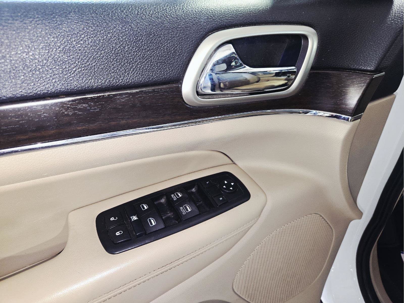 Used 2015 Jeep Grand Cherokee Limited AWD/4WD image 11