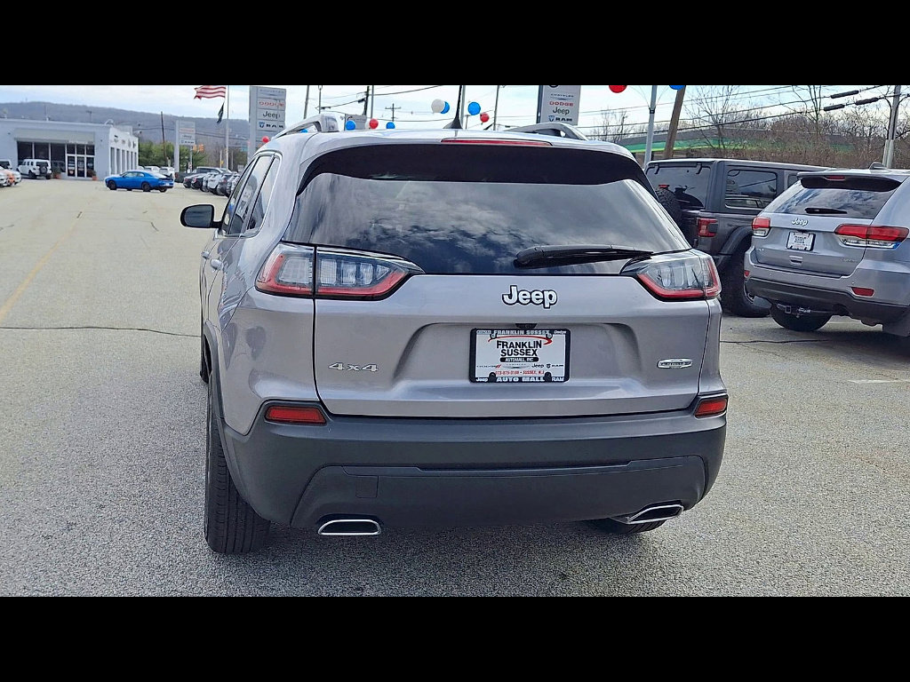 Certified 2022 Jeep Cherokee Latitude Lux w/ Mopar Interior Package image 7