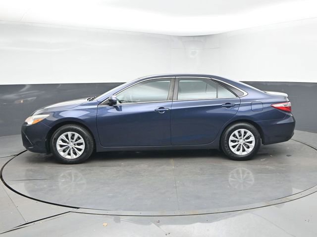 Used 2016 Toyota Camry LE image 6