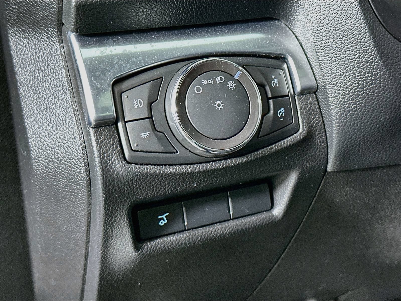 Used 2018 Ford Explorer Limited AWD/4WD image 11