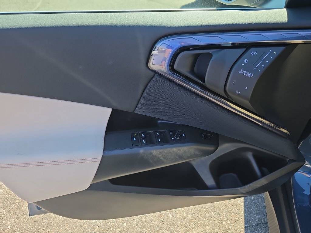 Used 2025 BMW X3 xDrive30i w/ Premium Package image 11