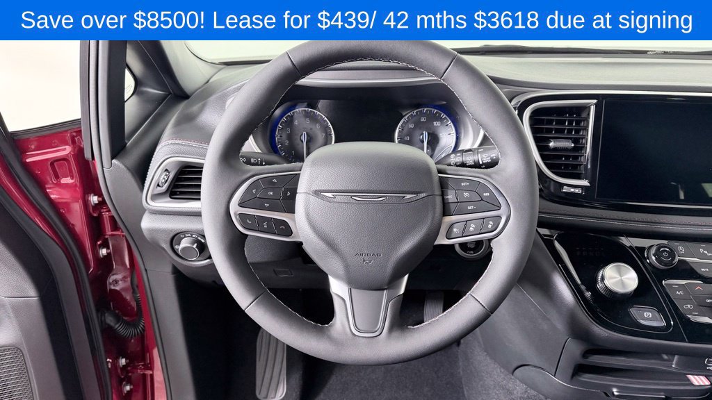 New 2027 Chrysler Pacifica Select AWD/4WD image 17
