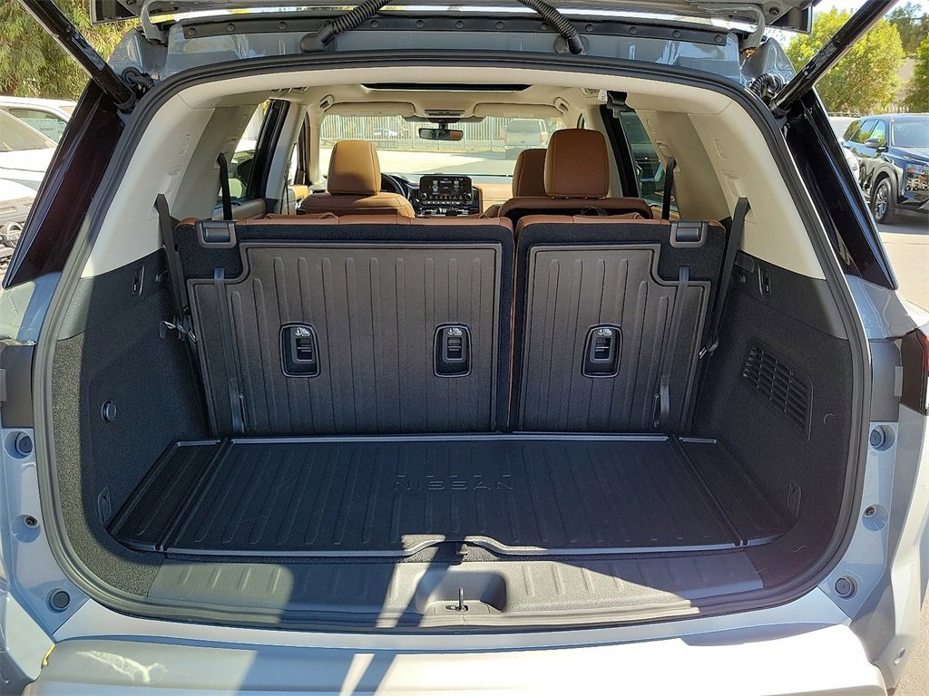 New 2025 Nissan Pathfinder Platinum image 15