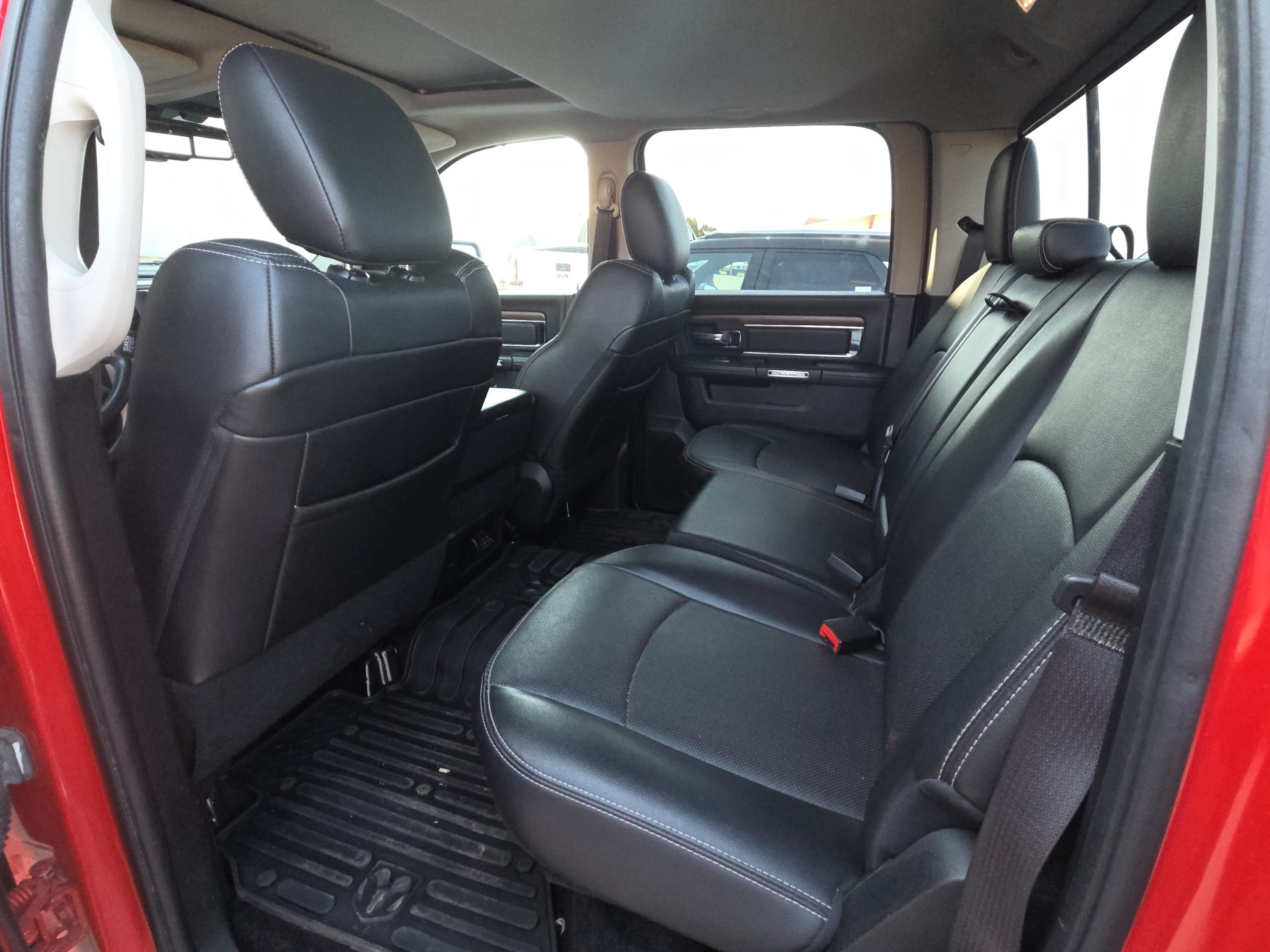 Used 2017 RAM 1500 Laramie w/ Convenience Group AWD/4WD image 14