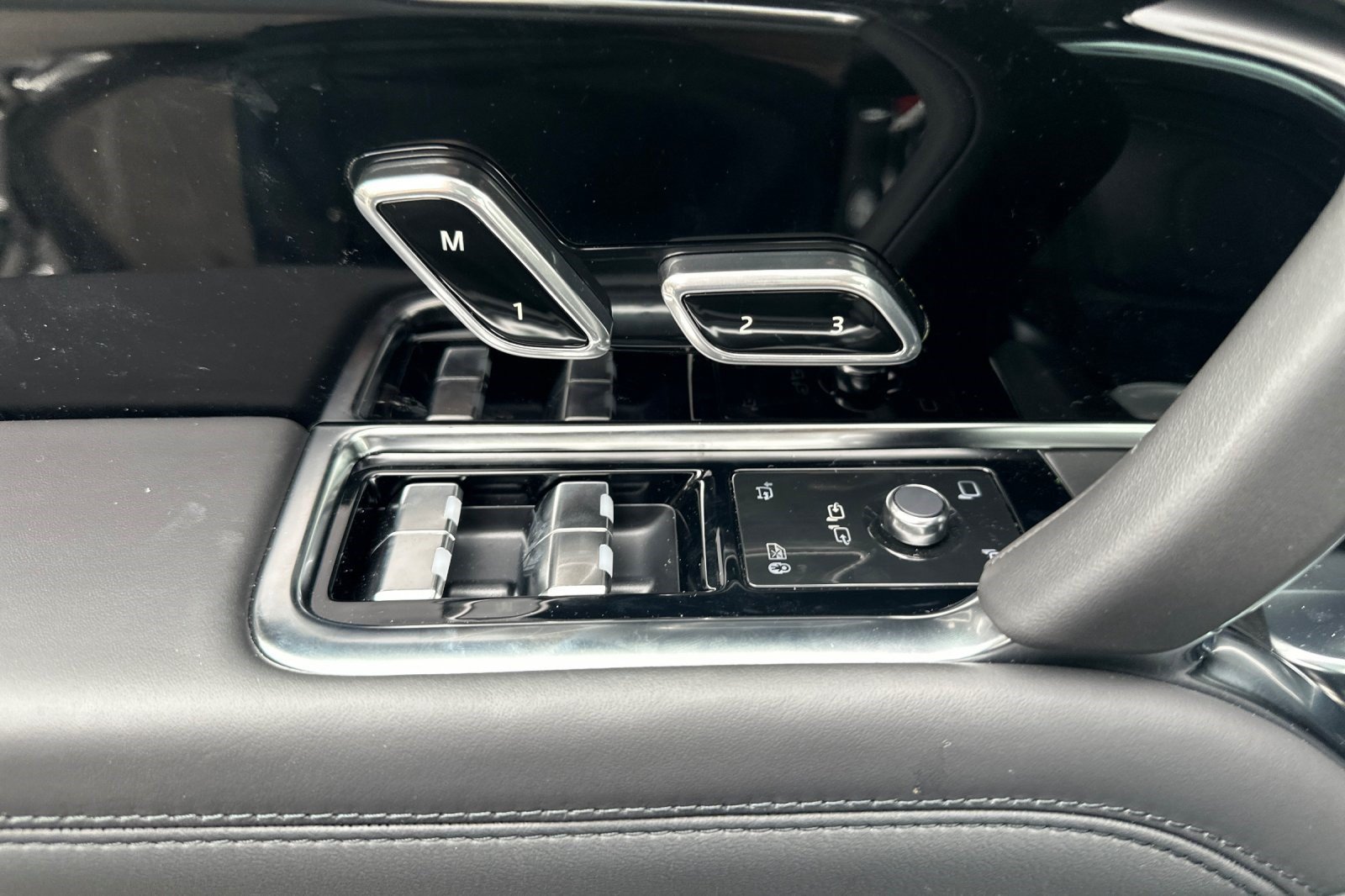 New 2026 Land Rover Range Rover SE AWD/4WD image 14