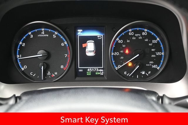 Used 2018 Toyota RAV4 XLE AWD/4WD image 12