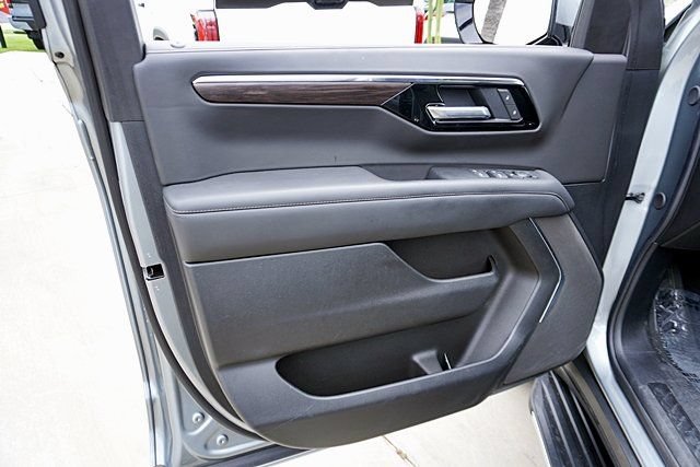 Used 2025 Chevrolet Tahoe LS AWD/4WD image 32