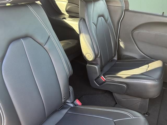 New 2026 Chrysler Pacifica Select FWD image 43