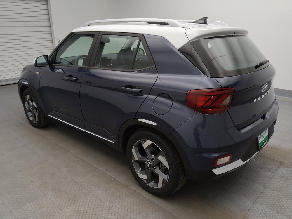 Used 2020 Hyundai Venue FWD image 3