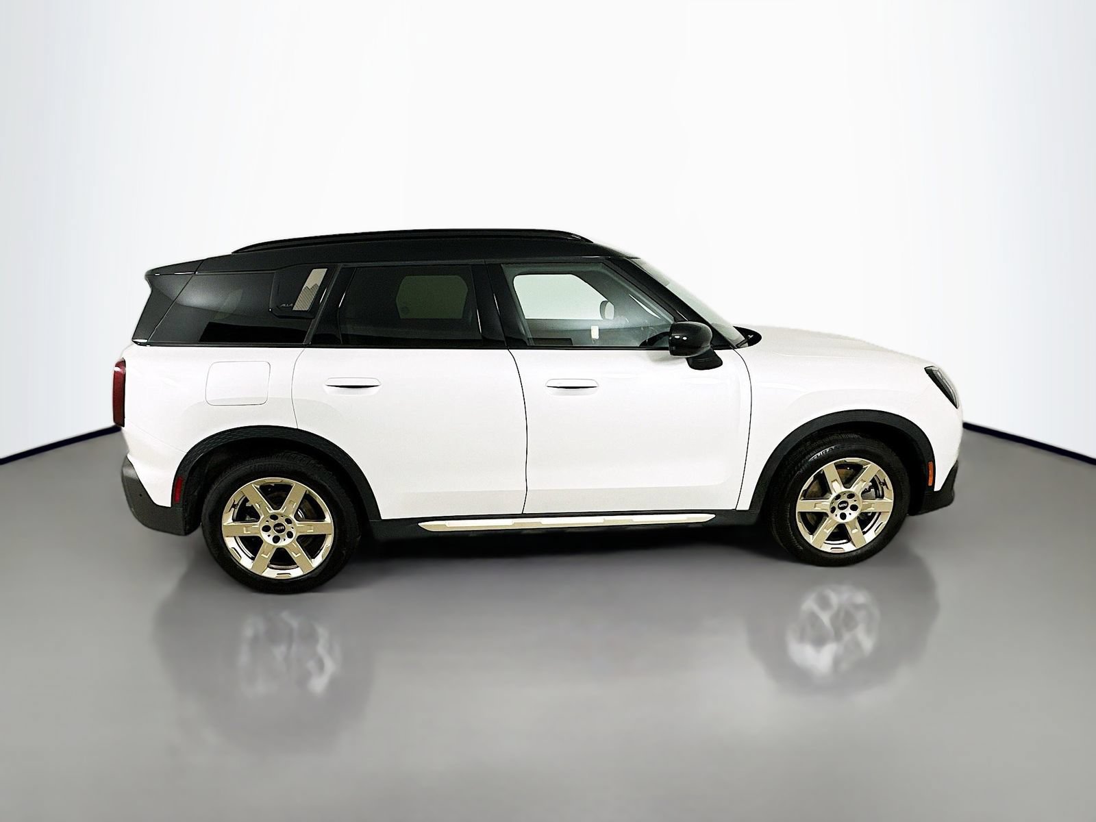 Used 2025 MINI Cooper Countryman S w/ Comfort Package Max AWD/4WD image 4