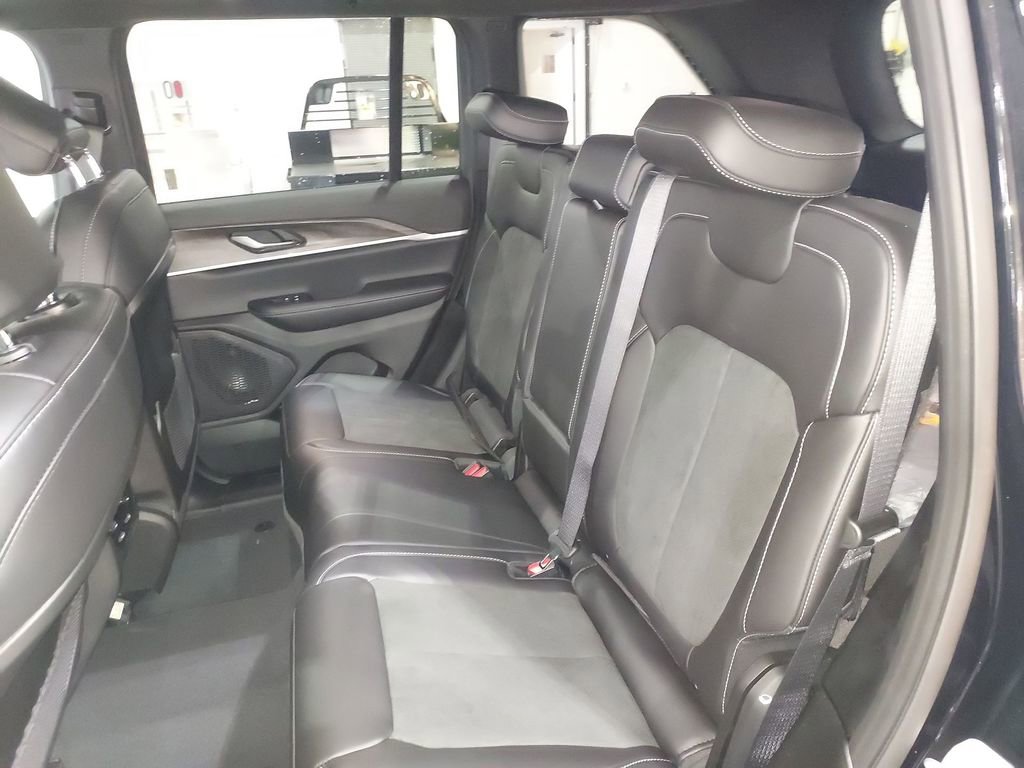 New 2026 Jeep Grand Cherokee Altitude AWD/4WD image 29