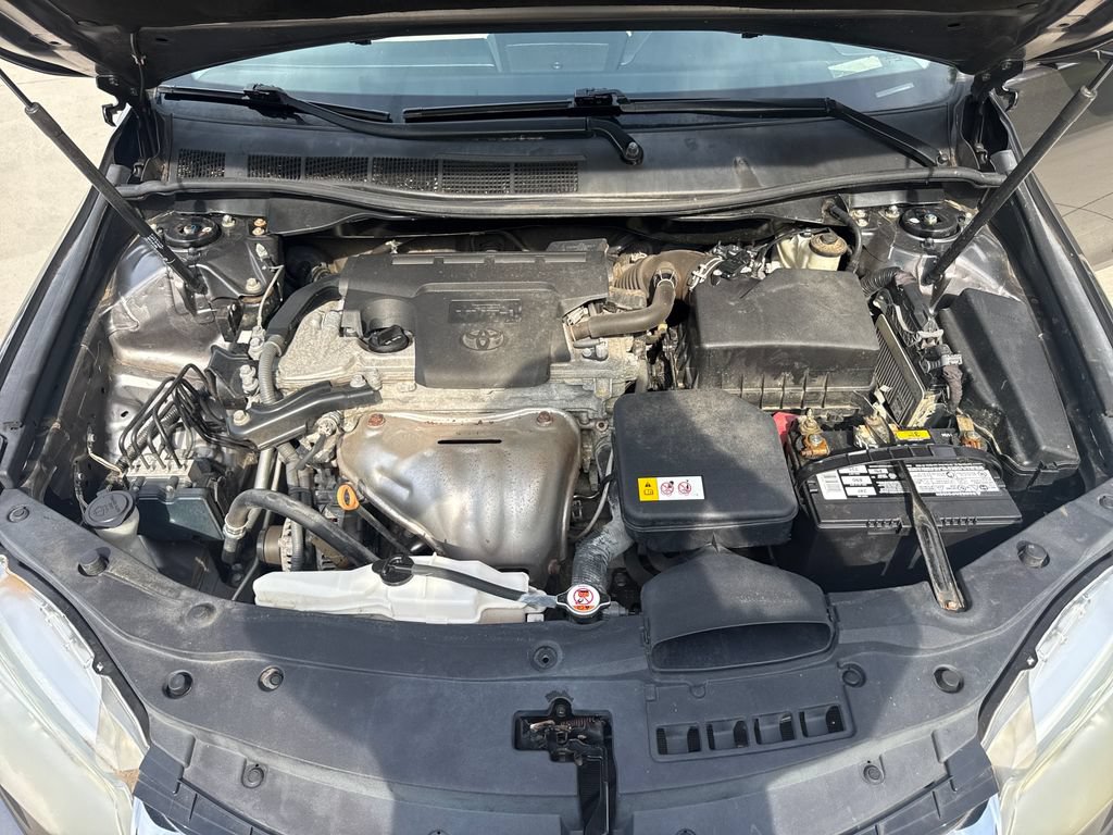 Used 2017 Toyota Camry XLE w/ Moonroof Package FWD image 35