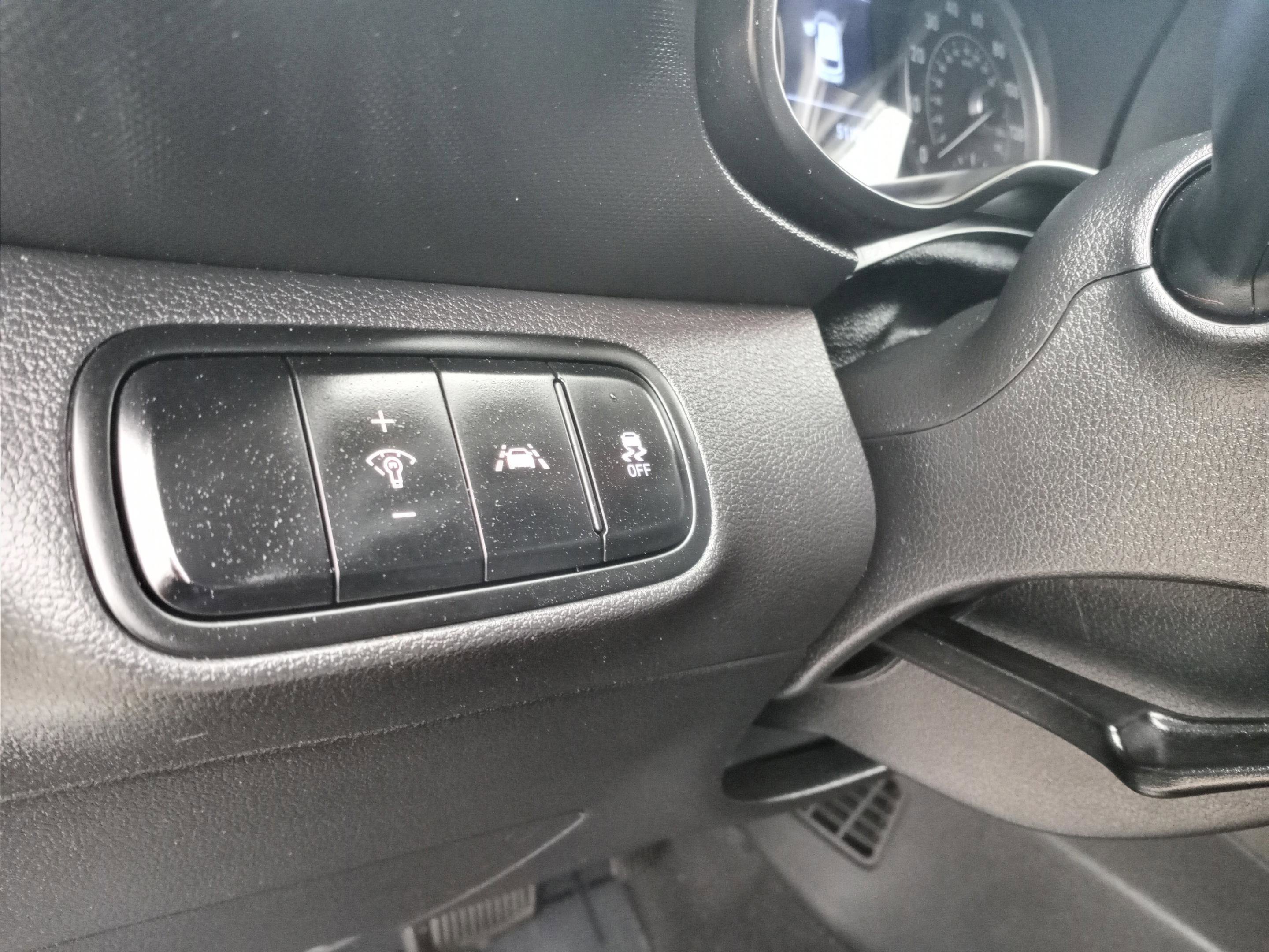 Used 2022 Hyundai Venue SEL w/ Cargo Package image 23