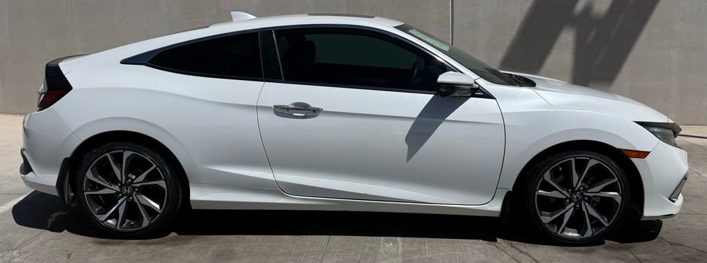 Used 2020 Honda Civic Touring image 3