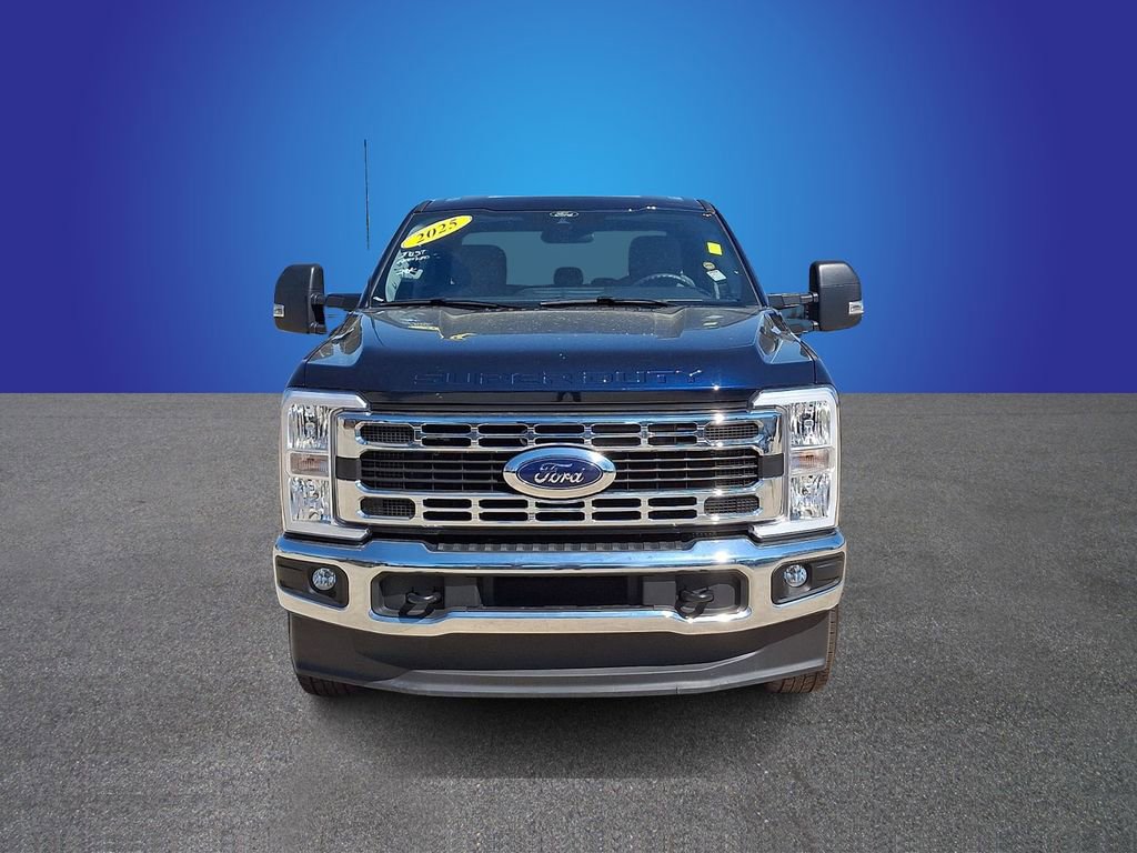 Used 2025 Ford F250 XLT AWD/4WD image 2