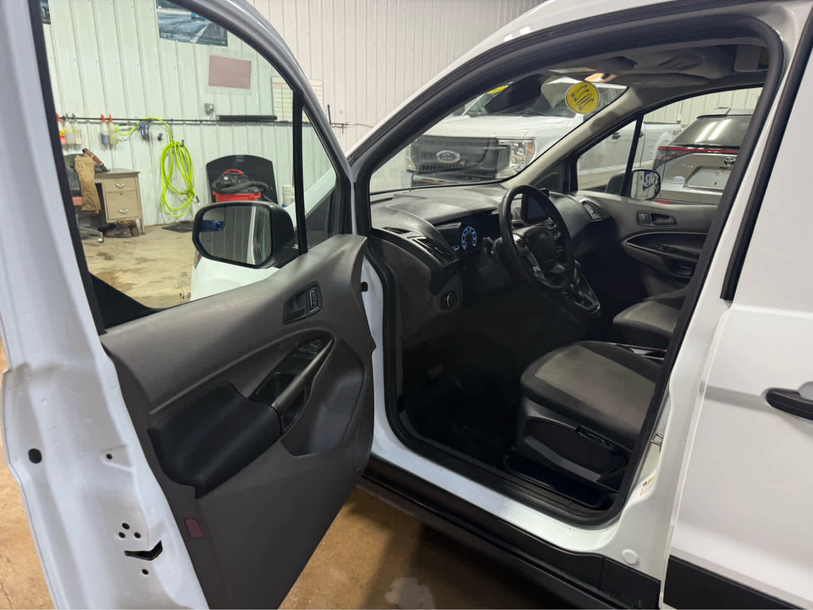 Used 2022 Ford Transit Connect XL FWD image 6
