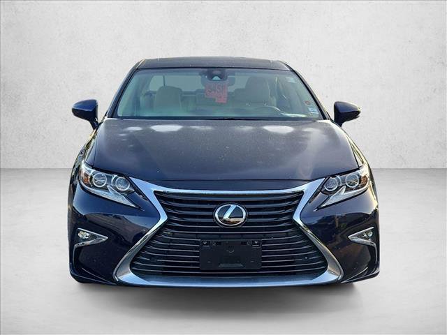 Used 2017 Lexus ES 350 w/ Luxury Package FWD image 2